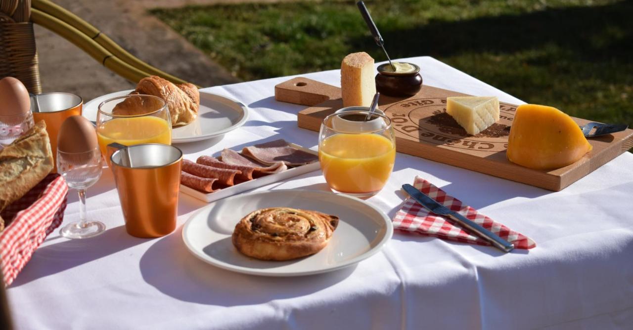 Le Chene D'Or Bed & Breakfast Marcheseuil Eksteriør bilde